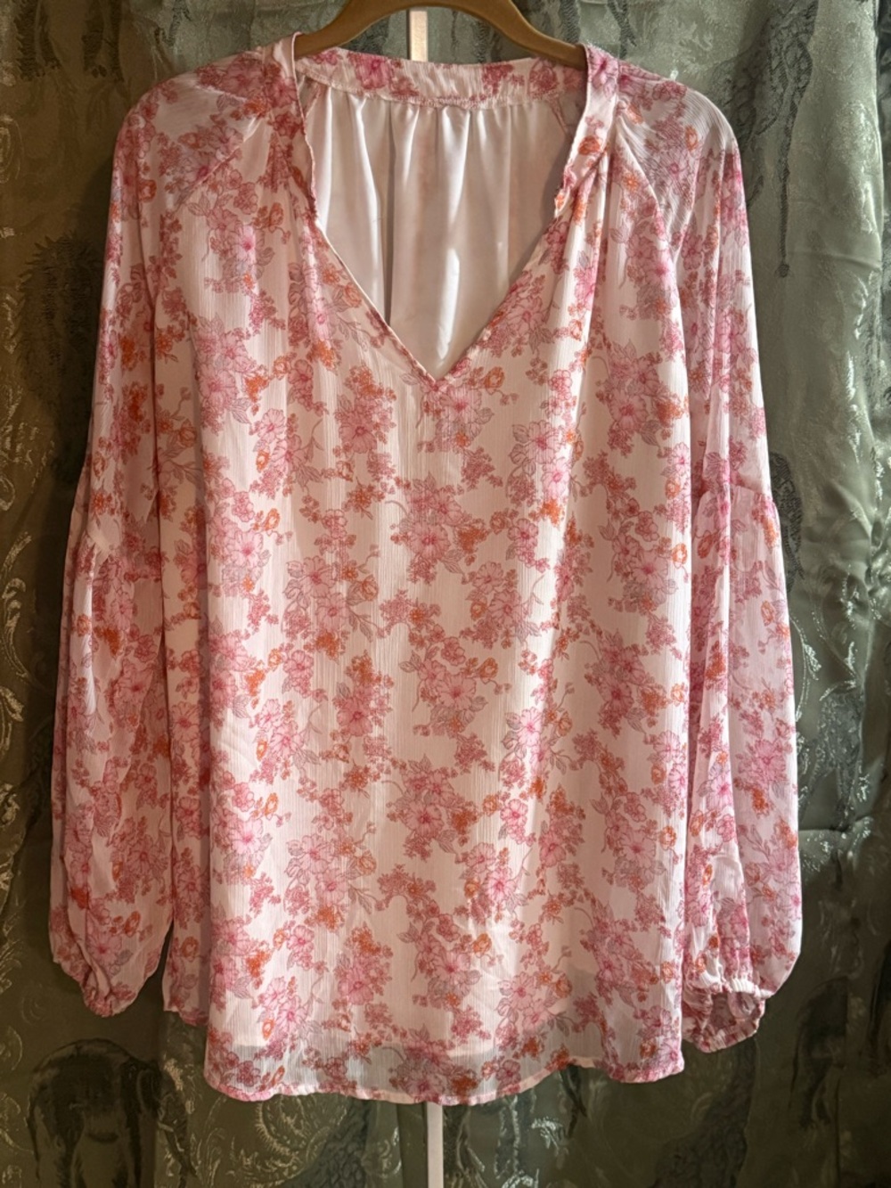 Light Pink Floral V-Neck Long-Sleeve Blouse